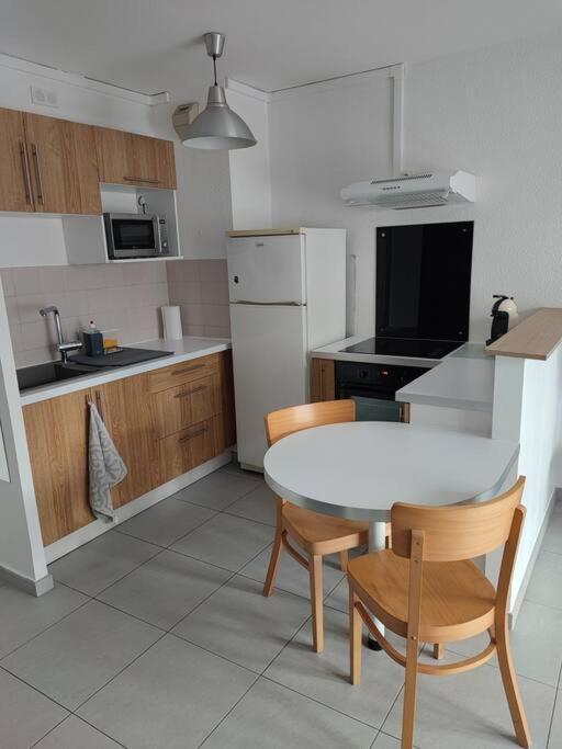 Apartament Charmant 2 Pieces A Aubenas 2Etoiles Zewnętrze zdjęcie